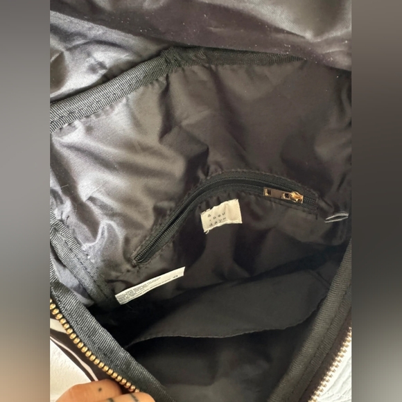 Mini backpack/purse - Picture 3 of 3